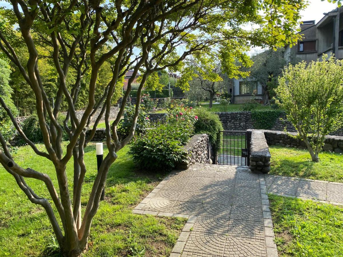 Holiday Home Punta D'Oro With Garden, Parking Place And Lake Access At 300 M Ізео Екстер'єр фото